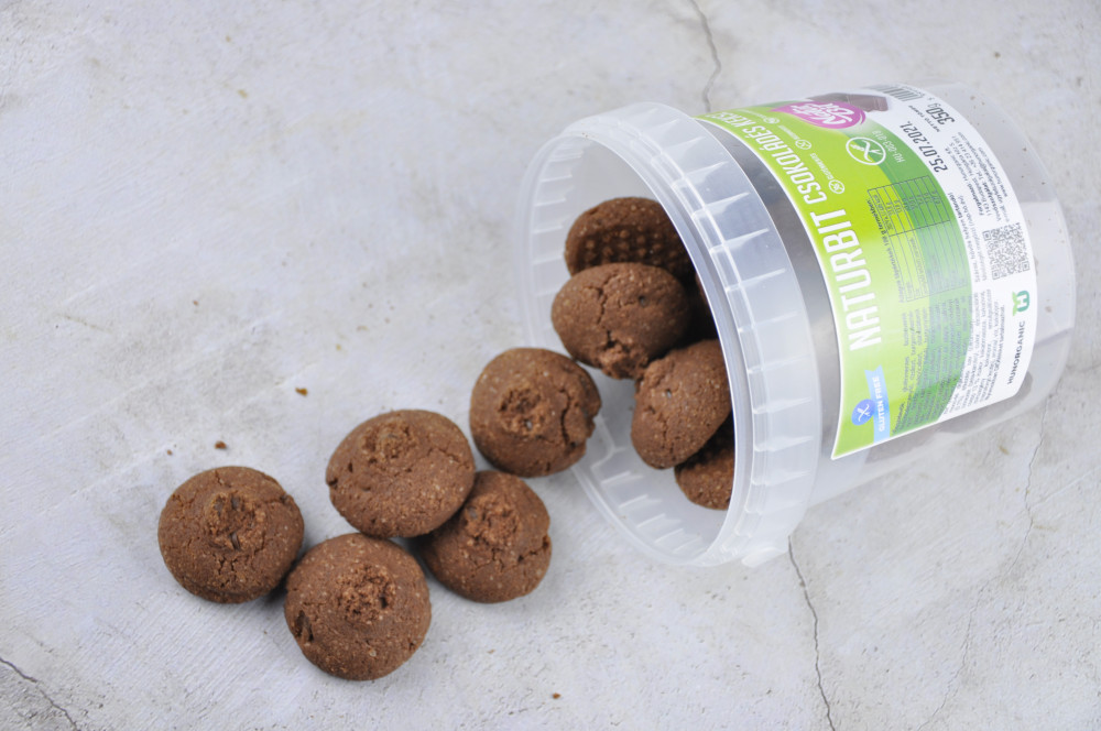 Gluténmentes naturbit csokis sütemény vödrös 350g
