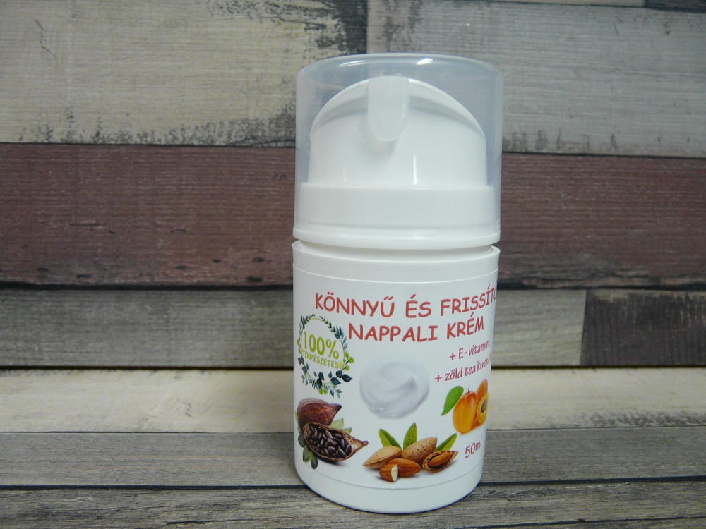 Naturpolc könnyű nappali krém e-vitaminnal és zöld tea kivonattal 50ml
